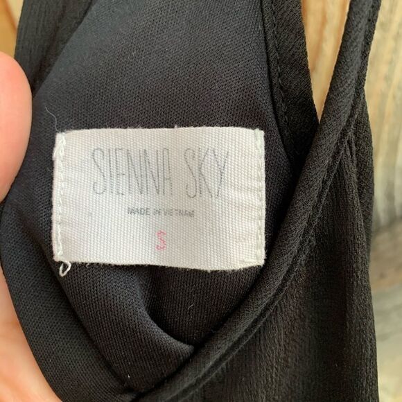 Sienna Sky dress mini strapless small flowy - Picture 2 of 8